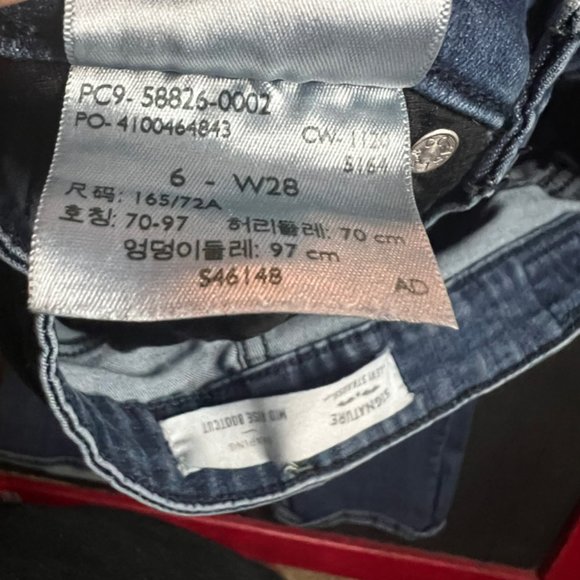 Signature Levi Strauss~Woman Size 6M (W28xL32)Blue Denim Midrise‎ Bootcut Jeans - Picture 4 of 6
